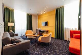 Гостиница Байкал Плаза Улан-Удэ Номер люкс с 1 двуспальной кроватью-9