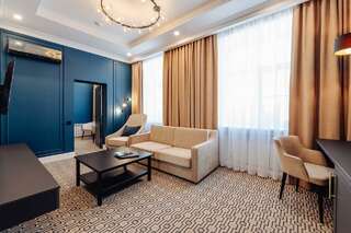 Гостиница Байкал Плаза Улан-Удэ Номер люкс с 1 двуспальной кроватью-10