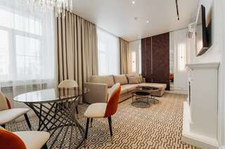 Гостиница Байкал Плаза Улан-Удэ Номер люкс президентский с 1 двуспальной кроватью-4